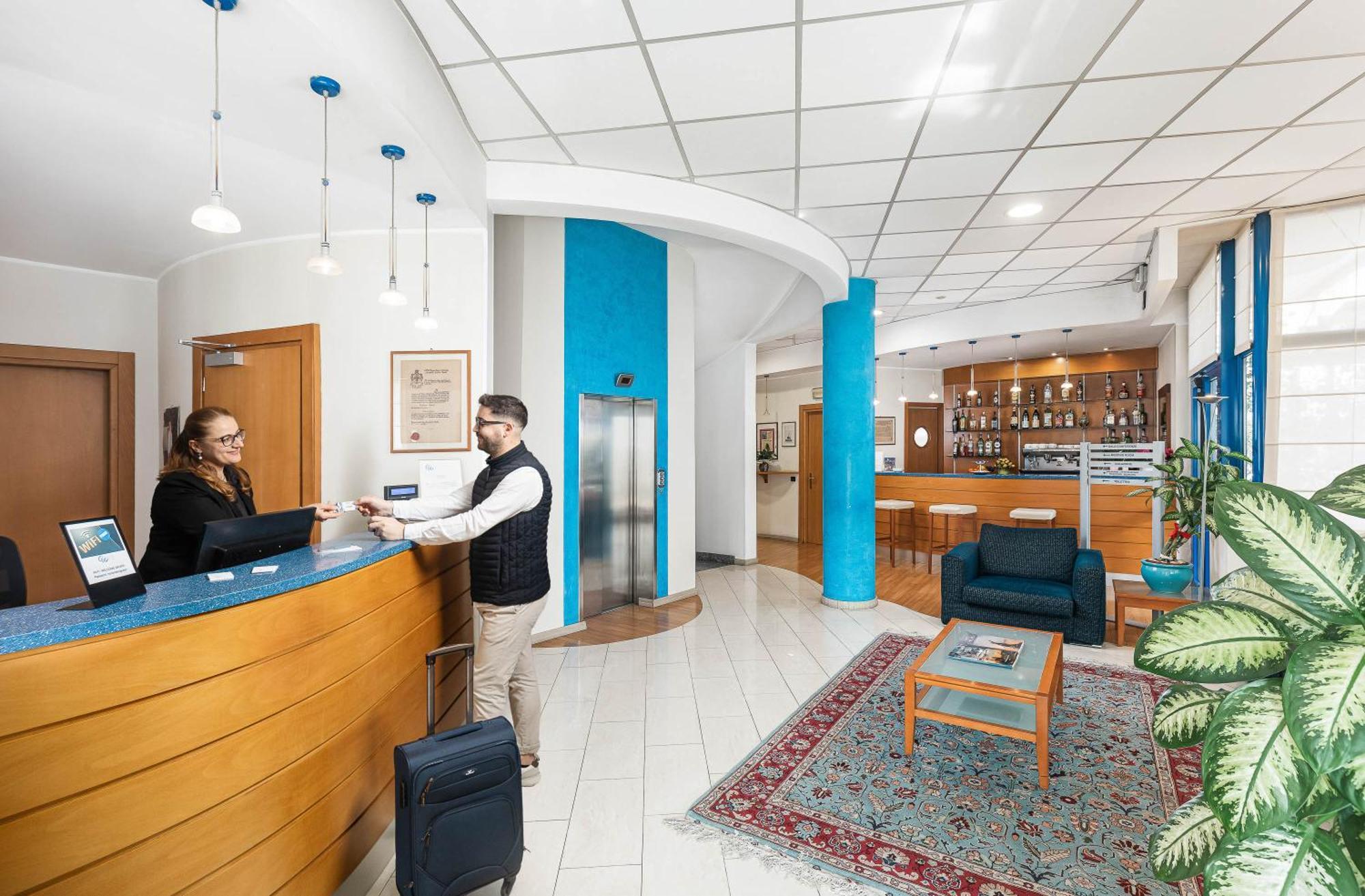 Welcome Hotel Legnano Exterior foto
